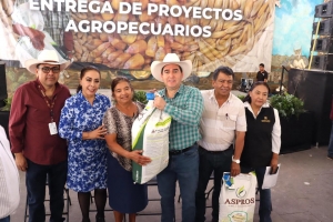 La Secretaría de Agricultura y Desarrollo Rural fortalece al campo con entrega de apoyos productivos