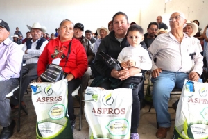M&aacute;s de 2.1 mdp impulsan al campo hidalguense con entrega de &aacute;rboles frutales en Huasca