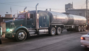 Polic&iacute;a Estatal asegura cinco tractocamiones&nbsp;con hidrocarburo&nbsp;