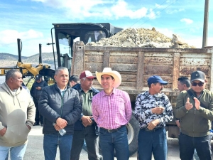 Saderh impulsa mejora de caminos rurales&nbsp;con apoyo de maquinaria