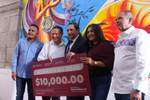 Menchaca Salazar inaugura mural en Ixmiquilpan