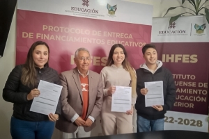 Estudiantes de la UTHH recibieron financiamientos para realizar diplomado y pr&aacute;cticas profesionales en Espa&ntilde;a