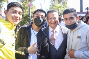 Reconoce embajador de M&eacute;xico en Alemania trabajo de Menchaca a favor de j&oacute;venes hidalguenses