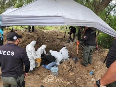 Localizan cinco cuerpos en fosa clandestina en Atotonilco de Tula