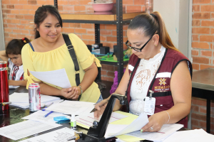 Convoca Sebiso a personas artesanas para recibir tarjetas de apoyo