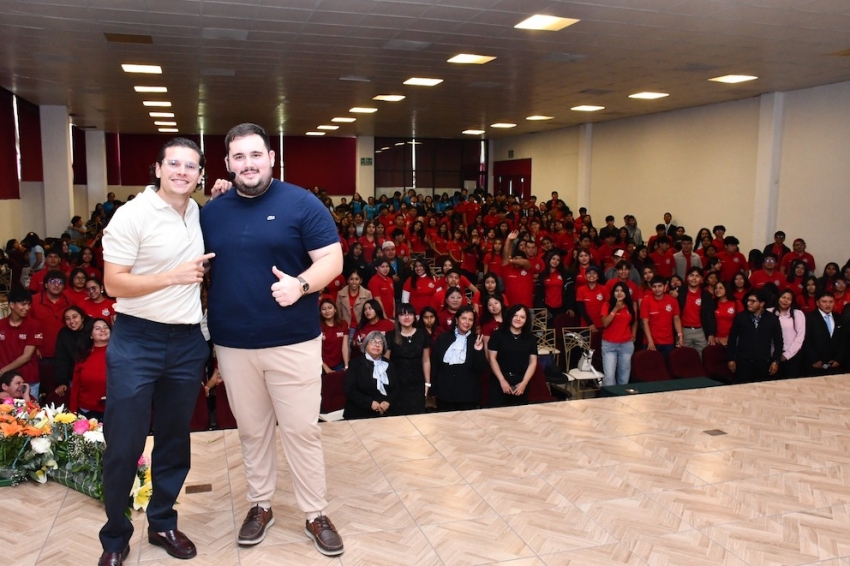 Fortalece UTVM formación emprendedora en congreso regional