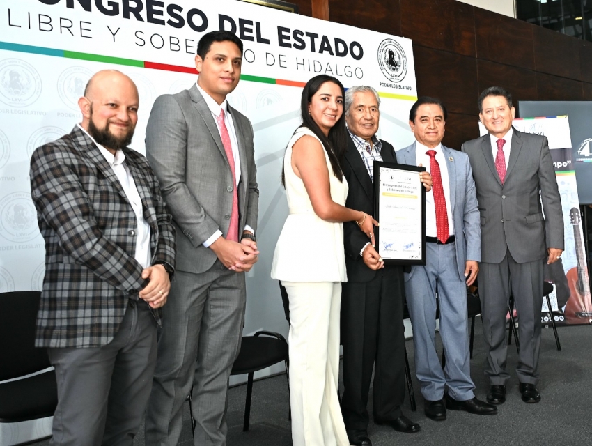 Congreso de Hidalgo reconoce trayectoria del músico Adelfo Hernández con “La Mina del Tiempo”
