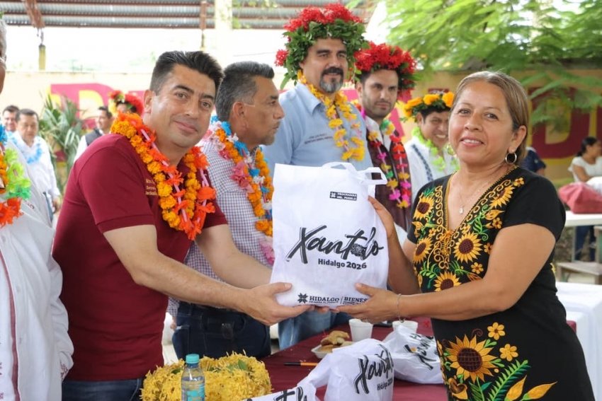 Inició gobierno de Hidalgo entrega de cacao y azúcar en la Huasteca