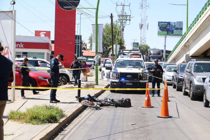 Ciclista perdió la vida al ser atropellado por un tractocamió