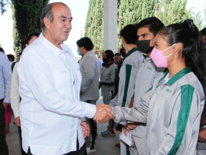 Natividad Castrej&oacute;n entreg&oacute; infraestructura&nbsp;en escuelas del Altiplano