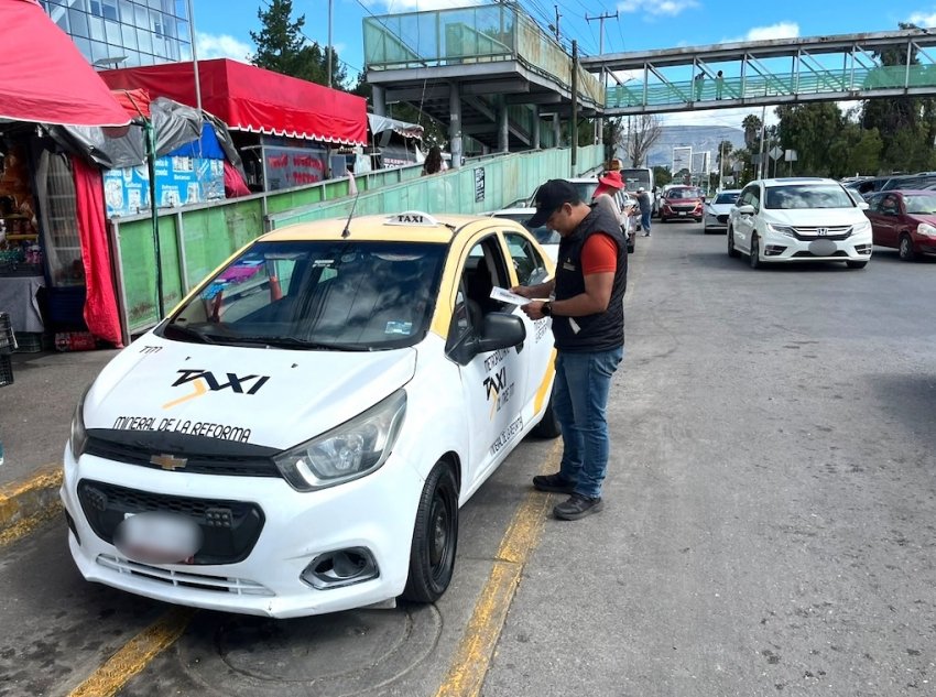Semot supervisa a taxistas por cumplimiento de nuevas tarifas