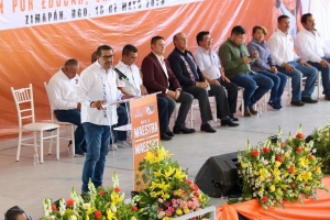 Reconocen labor docente en Zimap&aacute;n