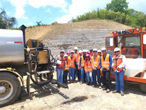 Estudiantes de Ingenier&iacute;a Civil fortalecen su formaci&oacute;n en obra carretera