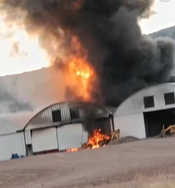 Se incendia poliducto de Pemex, en Tepeji del Río