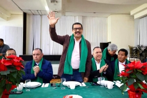 SNTE festeja a jefas y jefes de sector