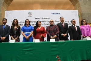 Entrega de reconocimientos de maestrías a servidores públicos del congreso del estado de Hidalgo