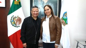 Julio Menchaca revisa proyectos para la construcci&oacute;n de viviendas en Hidalgo
