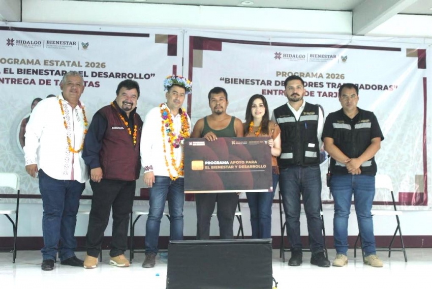 Contraloría garantiza entrega transparente de apoyos a más de mil familias en Huejutla
