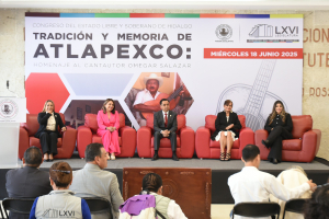 Congreso del estado homenajea al cantautor Omegar Salazar