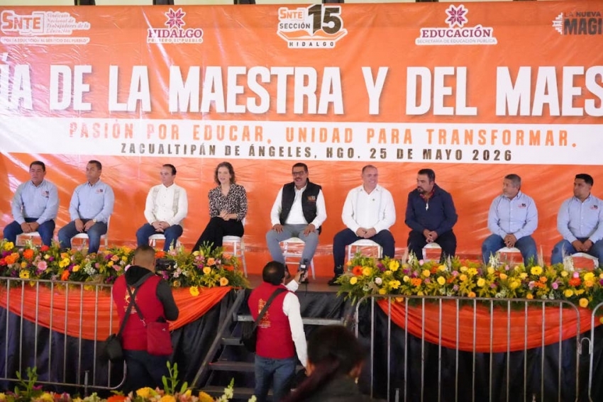 SNTE festeja a maestras y maestros de la Sierra en Zacualtipán