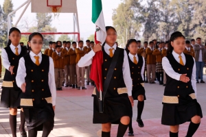 Asisten autoridades educativas a lunes c&iacute;vico en la Secundaria T&eacute;cnica No. 23 de Ixmiquilpan