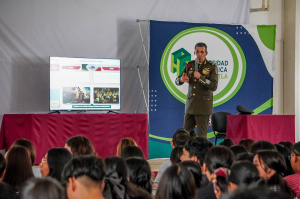 Fortalecen en la UPH los valores c&iacute;vicos y nacionales