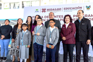 M&aacute;s de 21 mil estudiantes recibieron lentes gratuitos