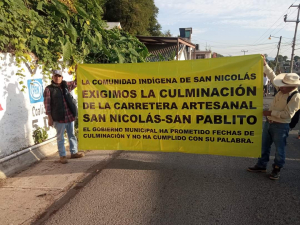 Vecinos de la localidad de San Nicol&aacute;s bloquean la Carretera Tenango-Tulancingo