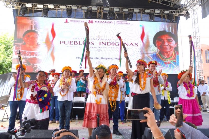 Gobierno de Hidalgo reconoce labor de parteras tradicionales en el Día Internacional de los Pueblos Indígenas