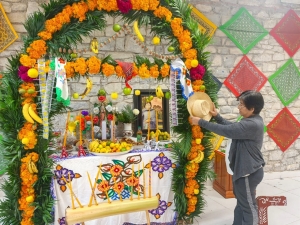 En centros gerontológicos de Hidalgo honran la memoria de seres queridos