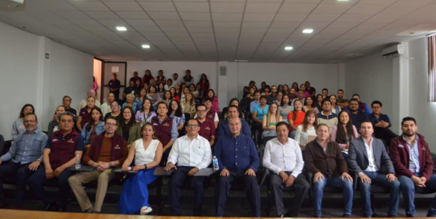 Titular de la SEPH visitó las instalaciones del IHEA