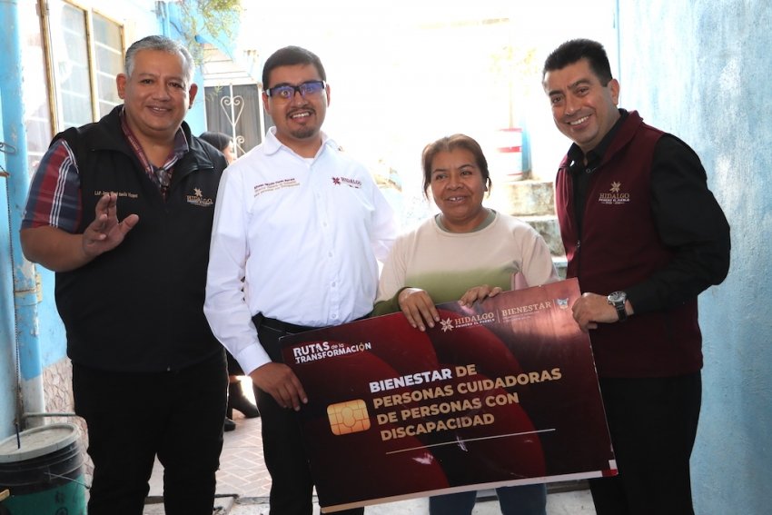 Entregan tarjetas a domicilio a personas cuidadoras
