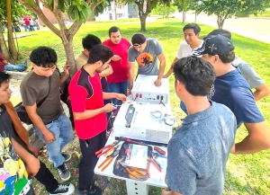 Estudiantes de la UPH fortalecen competencias en energ&iacute;a solar