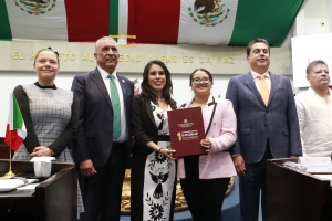 La Secretaria Simey Olvera Bautista compareci&oacute; ante la LXV Legislatura sobre las acciones realizadas por su dependencia.