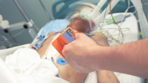 MIENTRAS CUMPL&Iacute;A ORDEN DE APREHENSI&Oacute;N AGENTE DE LA PGJEH MUERE TRAS SER GOLPEADO POR UN GRUPO DE POBLADORES EN TULANCINGO