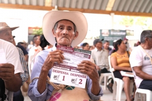 Entrega de vales del programa “Emergencia Social o Natural”