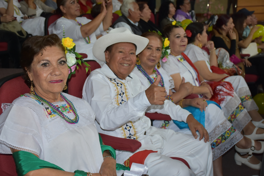 IAAMEH realizó encuentro de baile folclórico por el Mes de las Personas Mayores