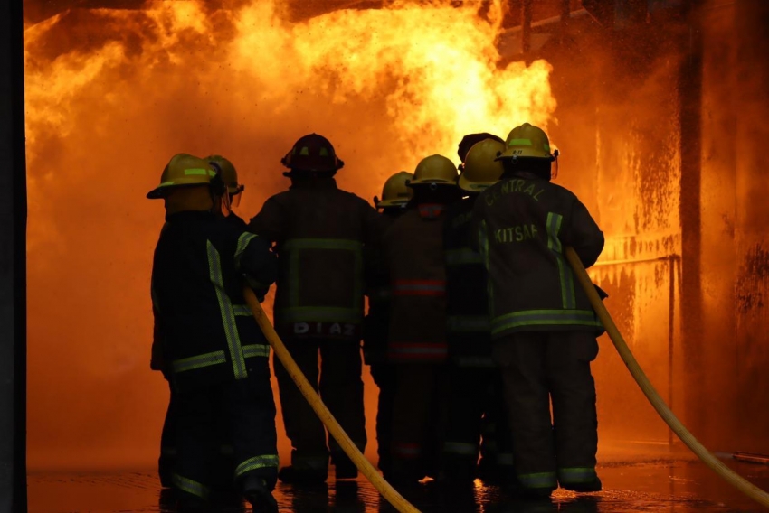 Bomberas de Pachuca participan en capacitación nacional con causa rosa