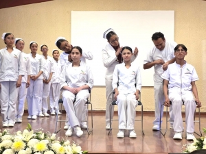 CECyTE Hidalgo realiza imposici&oacute;n de cofias y fistoles en Santiago Tulantepec