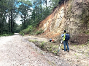 Convierte SIPDUS terracer&iacute;a en camino digno en Omitl&aacute;n de Ju&aacute;rez