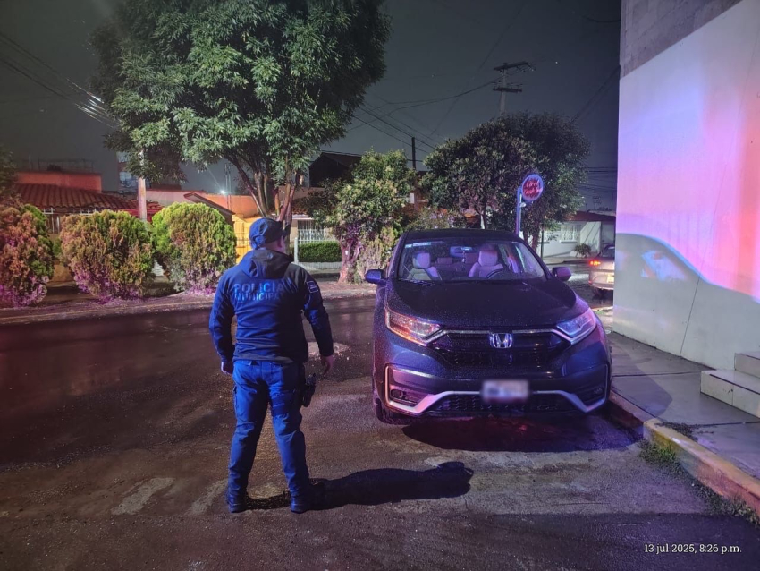 La cercanía da resultados en Pachuca: aseguran vehículo robado mediante reporte en Segurichat