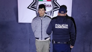 SSPP de Pachuca asegura a dos masculinos con presuntas sustancias il&iacute;citas en La Cruz