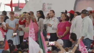 Xóchitl Gálvez se reúne con comerciantes en Tepito y promete defender la venta en la calle