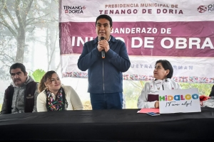 Dan banderazo de inicio a la construcci&oacute;n del arco de bienvenida en Tenango de Doria