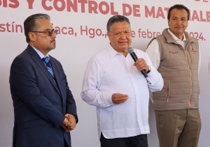 Menchaca Salazar supervisa construcci&oacute;n del Laboratorio de An&aacute;lisis y Control de Materiales