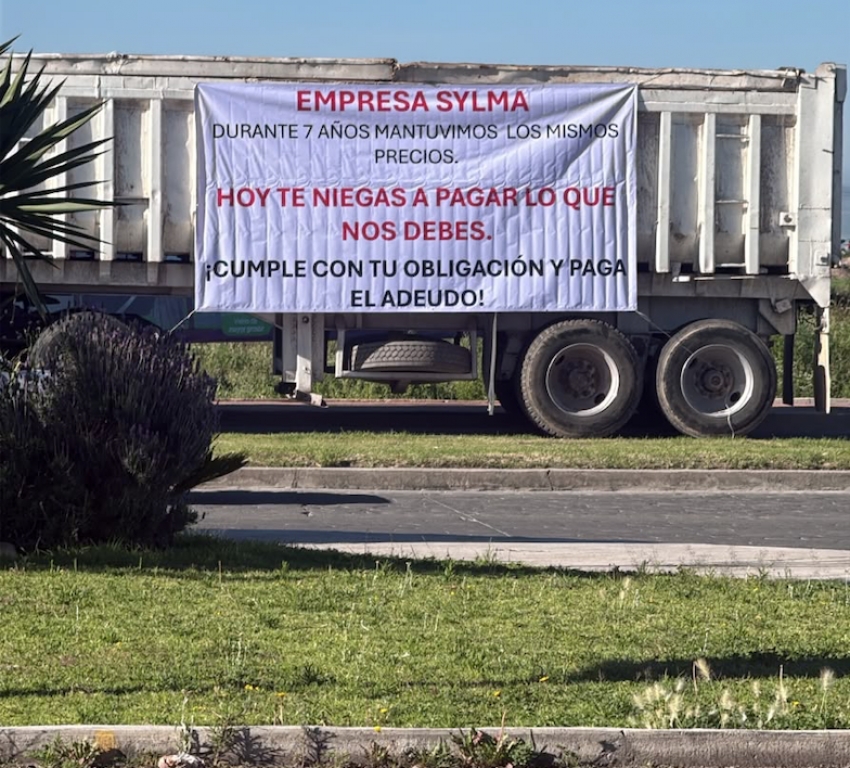 Transportistas intentan extorsionar a empresa constructora