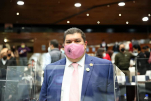 Recibe Roberto Rico Comisi&oacute;n con 178 iniciativas pendientes