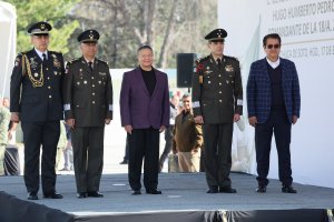 Julio Menchaca recibe al nuevo comandante de la 18/a. Zona Militar