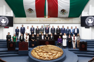 Develan placa de la LXV Legislatura por el trabajo realizado a favor de los hidalguenses