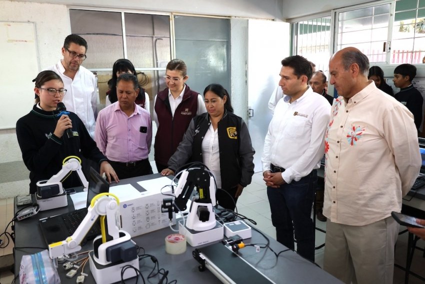 Gobierno de Hidalgo inaugura nuevos laboratorios STEM en San Agustín Metzquititlán y Huazalingo